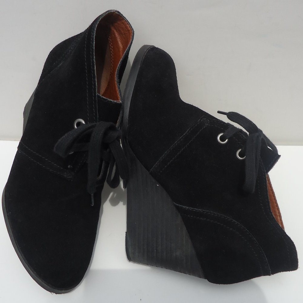 SIZE 6. LUCKY BRAND black suede leather ankle booties.